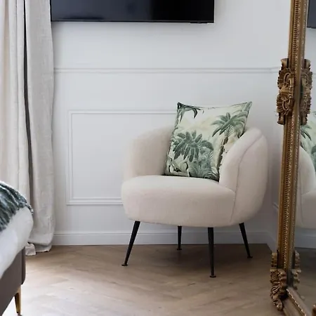 Front Cap D'antibes Vila *