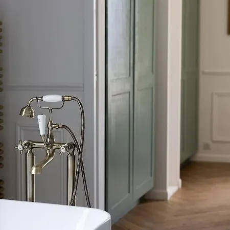 Front Cap D'antibes Vila *