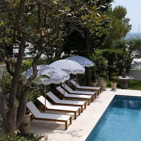 Front Cap D'antibes Villa