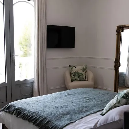 Front Cap D'antibes Villa