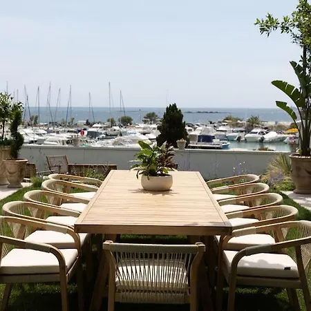 Front Cap D'antibes *